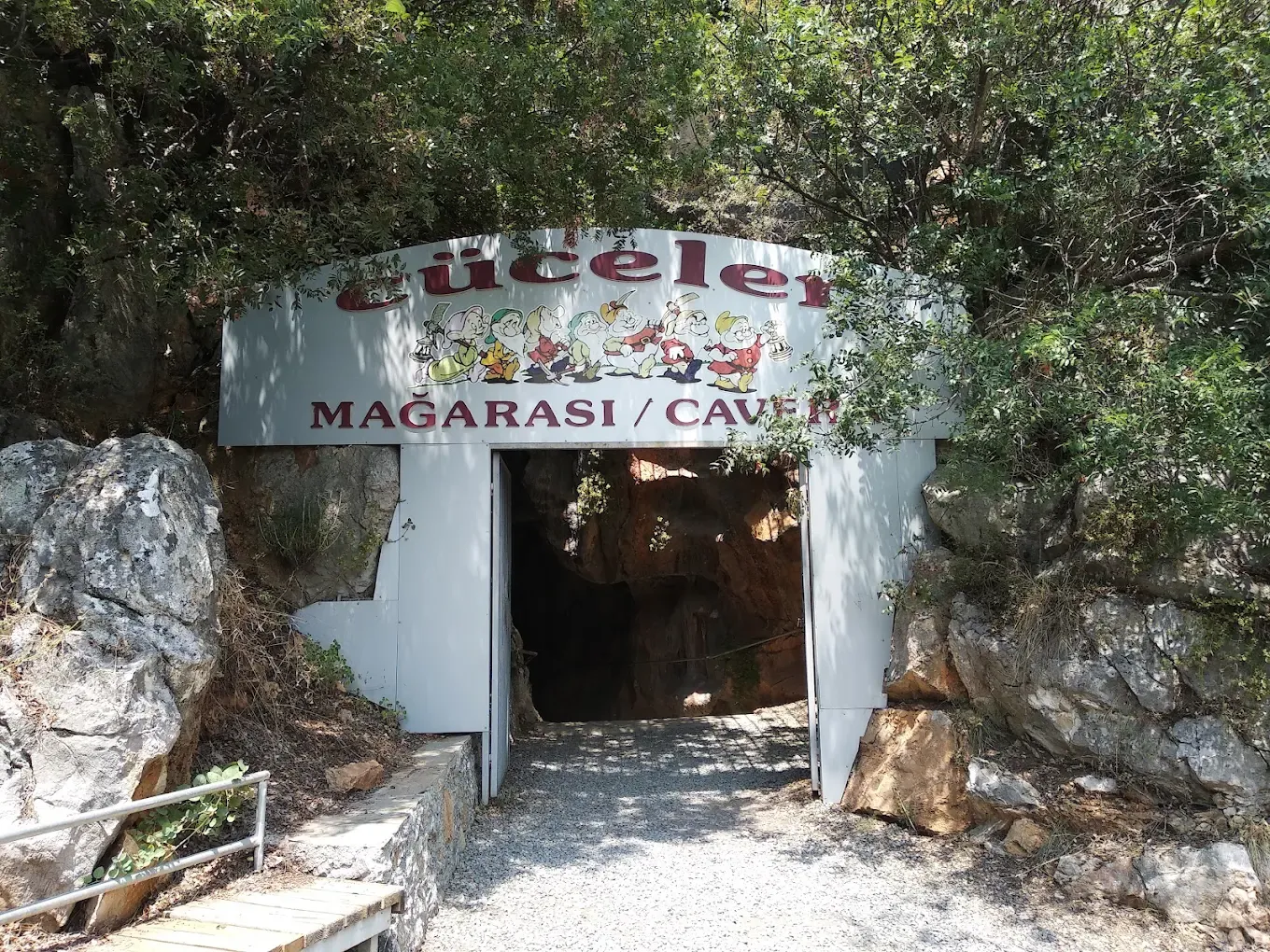 La grotte des nains à Alanya — un site naturel caché près du canyon de Sapadere